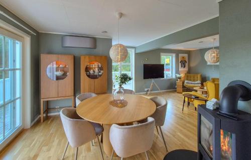 Tysnes Casa | Awesome Apartment In Uggdal With Wifi