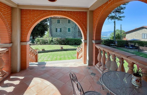 Castel Rigone Apartamento | Impresionante apartamento en Castel.