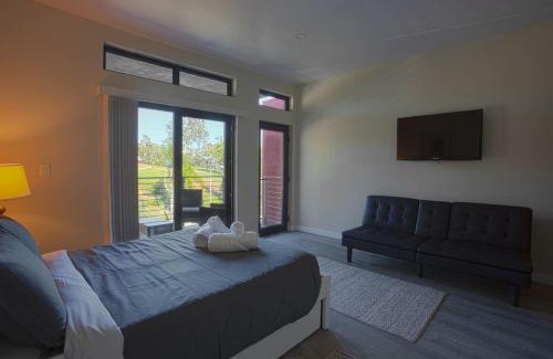 Bankers Hill Apartamento | Awesome Balboa and Downtown View with Cozy Patio