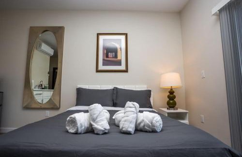 Bankers Hill Apartamento | Awesome Balboa and Downtown View with Cozy Patio