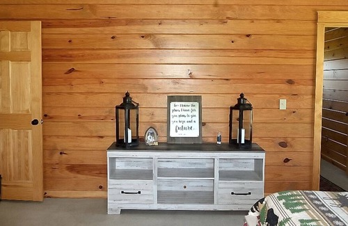 Pine Ridge Casa | AWESOME CABIN WITH ACCESS TO MANY TRAILS, INCLUDING WOLF PEN GAP IN MENA, AR.