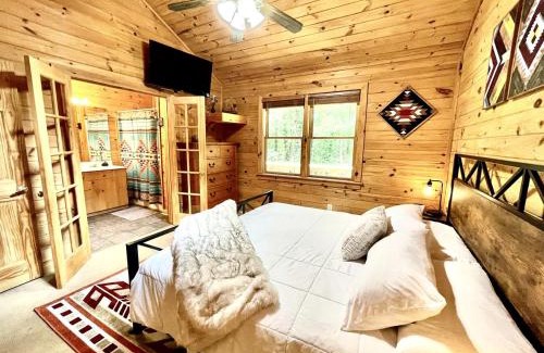 Helen Casa | Awesome Comfy Cabin with Jacuzzi, Game Room and Screened Porch in Georgia