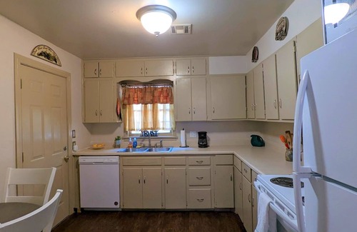Central Oklahoma City Casa | Awesome, darling 2 bedroom with fenced backyard