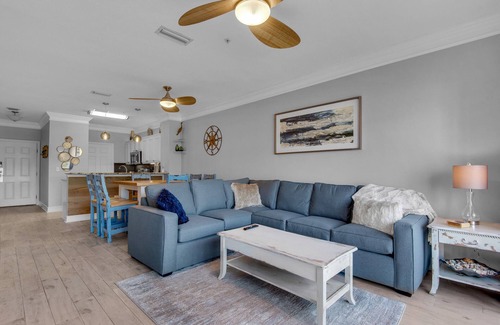 Frangista Beach Condominio | Awesome Ground Floor Condo, Steps From Beach, Heated Pool & Spa! Pet Friendly!