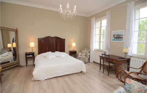 Albaron Casa | Awesome Home In Arles