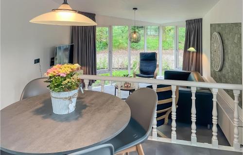 Beekbergen-West Casa | Awesome Home In Beekbergen With Wifi