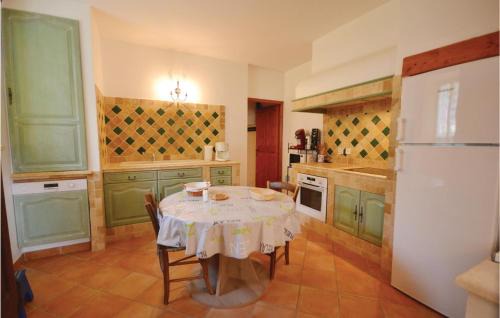 Bollene Casa | Awesome Home In Bollène With Wifi