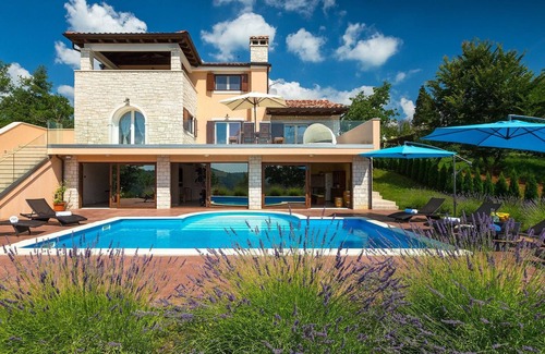 Buzet Casa | Impresionante casa en Buzet