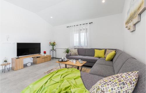 Sveti Donat Casa | Awesome Home In Buzet With Wifi
