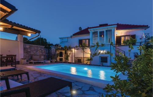 Gornje Danilo Casa | Awesome Home In Danilo