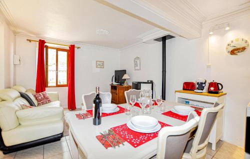 Dun Casa | Awesome Home In Dun With Wifi