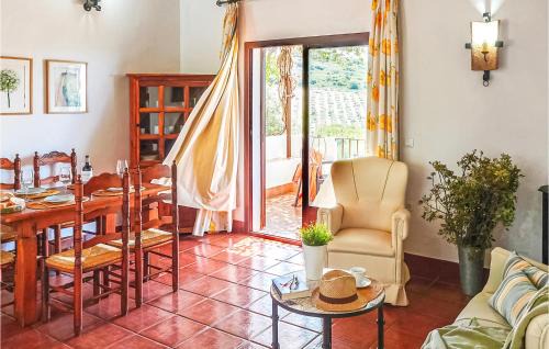 Estepa Casa | Awesome Home In Estepa With Kitchenette
