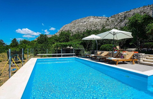 Gornje Sitno Casa | Awesome Home In Gornje Sitno With Wifi, Outdoor Swimming Pool And Heated Swimming Pool