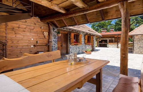 Municipality of Gracac Casa | Impresionante casa en Gracac con sauna