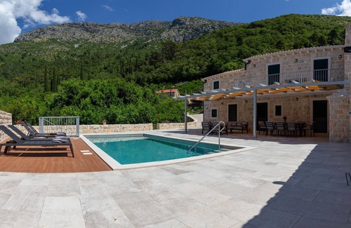 Ljuta Casa | Impresionante casa en Gruda