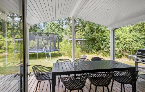 Hojby Casa | Awesome Home In Højby With Wifi