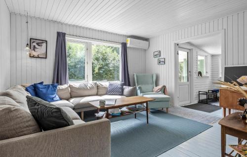 Hojby Casa | Awesome Home In Højby With Wifi