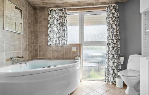 Hejlsminde Strand Casa | Awesome Home In Hejls With Sauna