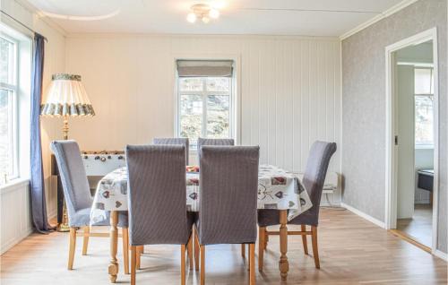 Fusa Casa | Awesome Home In Holmefjord