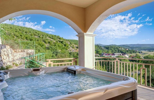 Cavoglave Casa | Impresionante casa en Mirlovic Polje