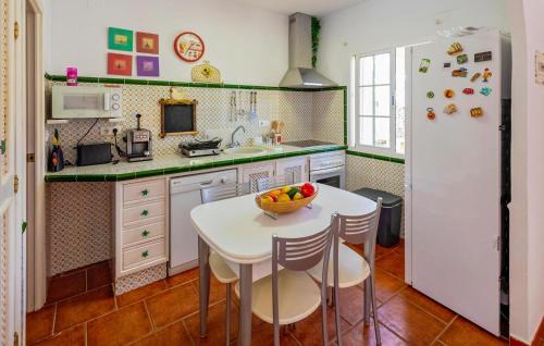 Islantilla Casa | Awesome Home In Islantilla - Lepe