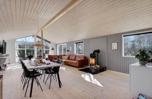 Bratten Strand Casa | Impresionante casa en Jerup con cocina.