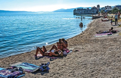 Kastel Gomilica Apartamento | Awesome Home in Kastel Gomilica With Wifi and 1 Bedrooms