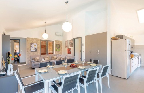 Kneza Casa | Impresionante casa en Kneze