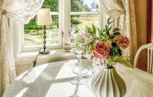 Hagaby Casa | Awesome Home In Löttorp With Kitchen