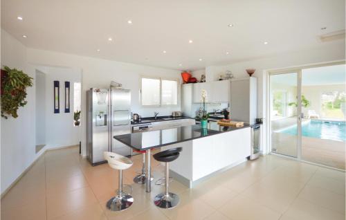 La Gaude Casa | Awesome Home In La Gaude With Kitchen
