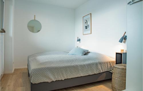 Lembruch Casa | Awesome Home In Lembruchdümmer See