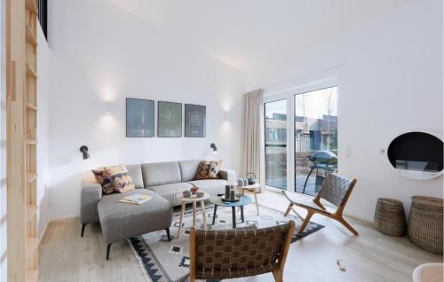 Lembruch Casa | Awesome Home In Lembruchdümmer See