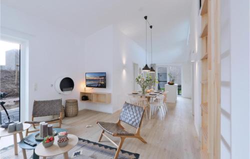 Lembruch Casa | Awesome Home In Lembruchdümmer See