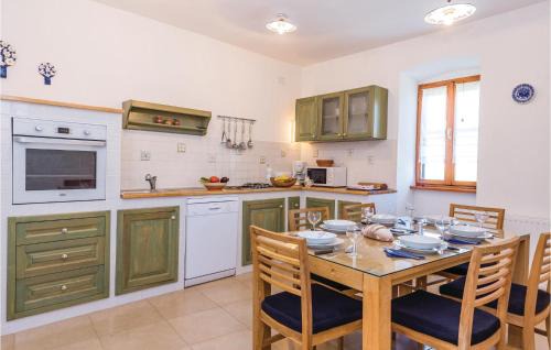 Martina Casa | Awesome Home In Martina With House Sea View