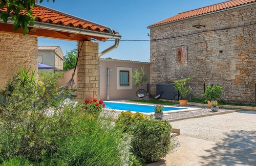 Pinezici Casa | Impresionante casa en Marcana