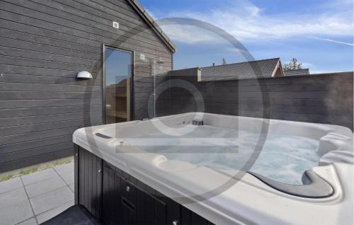 Houstrup Casa | Awesome Home In Nørre Nebel With Sauna