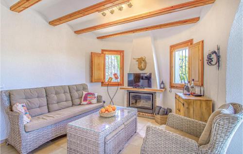 Pedreguer Casa | Awesome Home In Pedreguer With Kitchen