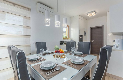 Zbandaj Casa | Villa Mala