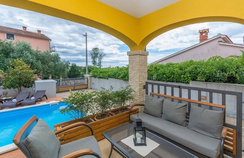 Zbandaj Casa | Villa Mala