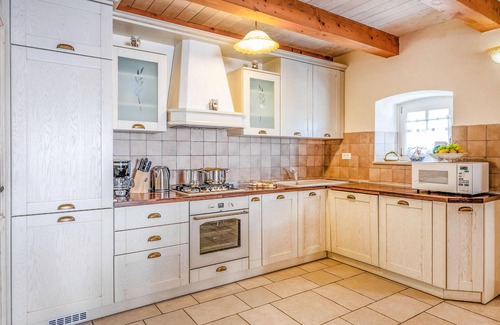 Valtura Casa | Hermosa casa en Pula con sauna