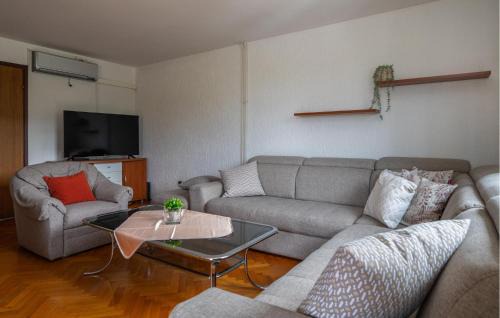 Vintijan Casa | Awesome Home In Pula With Sauna