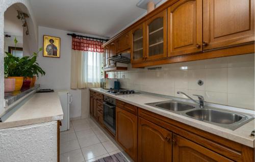 Vintijan Casa | Awesome Home In Pula With Sauna