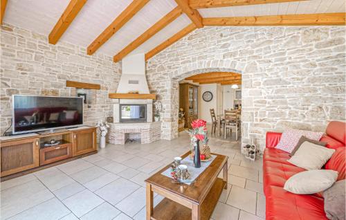 Valtura Casa | Awesome Home In Pula With Wifi