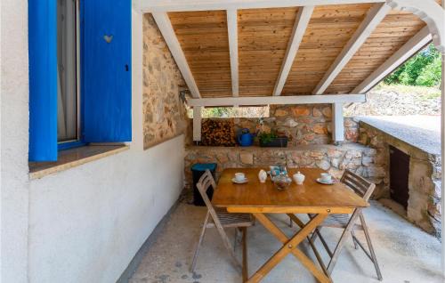 Risika Casa | Awesome Home In Risika With Kitchen