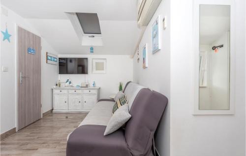 Risika Casa | Awesome Home In Risika With Kitchen