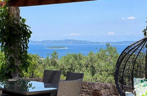 Island Dugi Otok Casa | Impresionante casa en Sali con WiFi