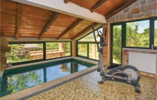 Sinj Casa | Awesome Home In Sinj With Sauna