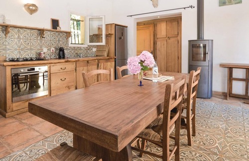 Sisco Casa | Bonita casa en Sisco con cocina
