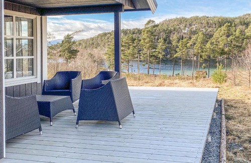 Hardangerfjord Casa | Awesome home in Trvikbygd with 5 Bedrooms