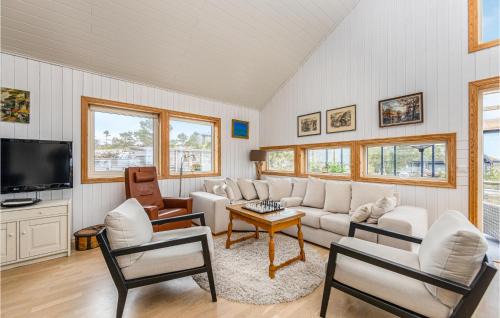 Aure Casa | Awesome Home In Tustna With Wifi